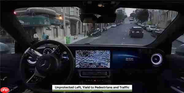 黄仁勋开源VLA模型 一夜削平自动驾驶门槛