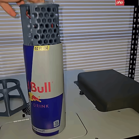 藏在“红牛易拉罐”中的迷你主机！复古游戏玩家爱了