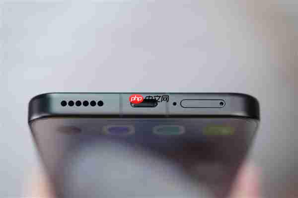 10000mAh巨无霸电池仅2599元起!荣耀WIN RT图赏