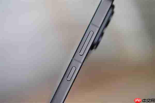 10000mAh巨无霸电池仅2599元起!荣耀WIN RT图赏