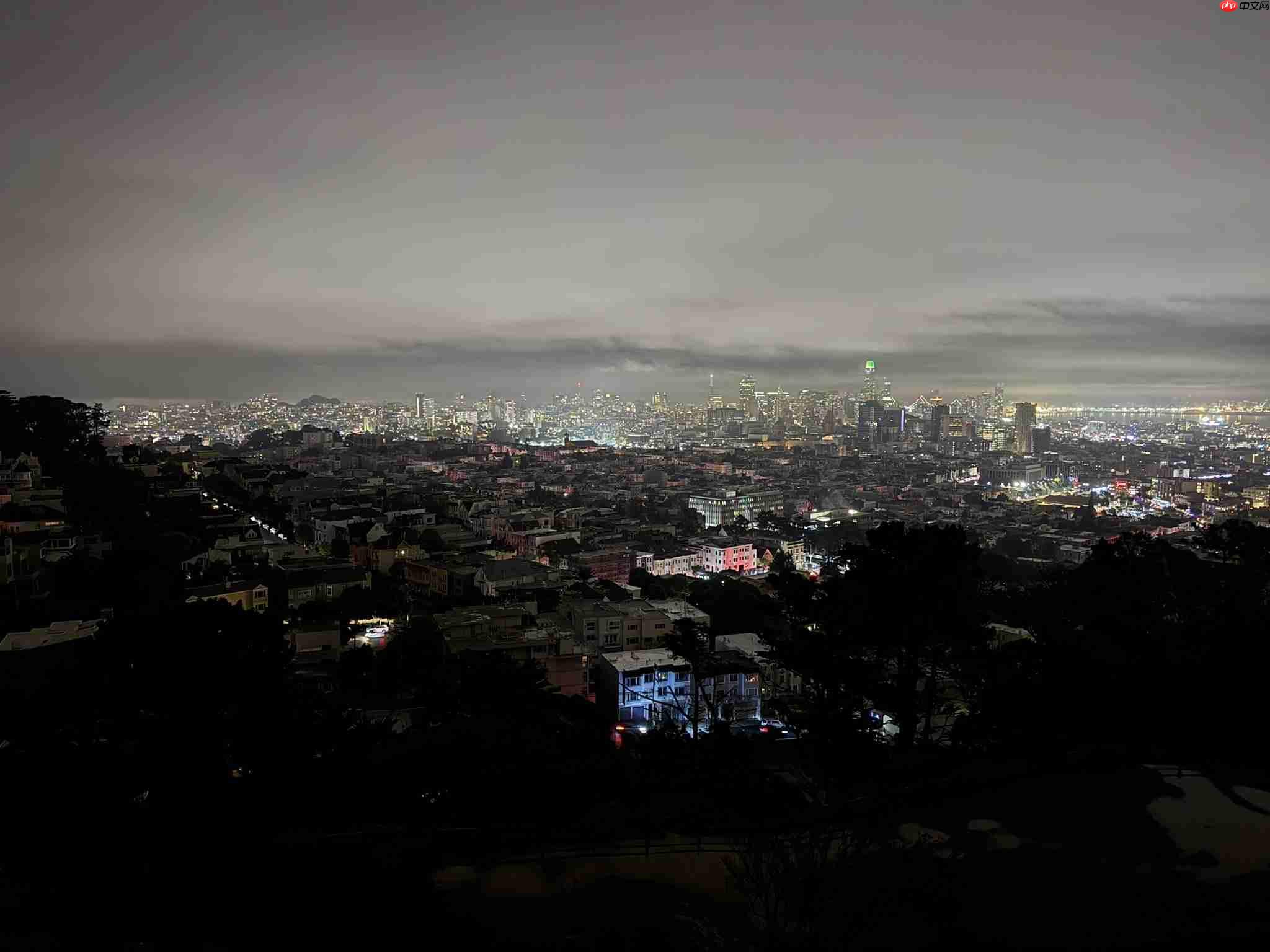 美国旧金山发生大规模停电事故,交通瘫痪、商户停业