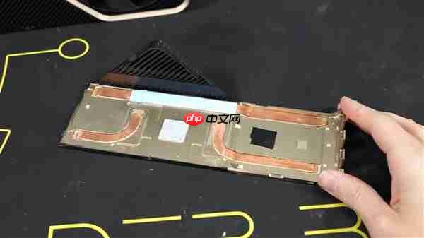 NVIDIA从未发布的900W显卡Titan Ada！被大神拆解了