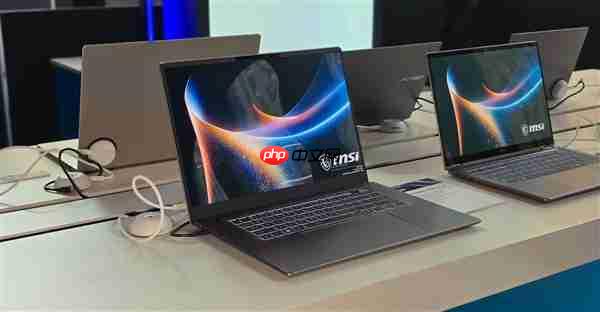 微星展示全球首批Panther Lake笔记本：记者上手连连惊呼