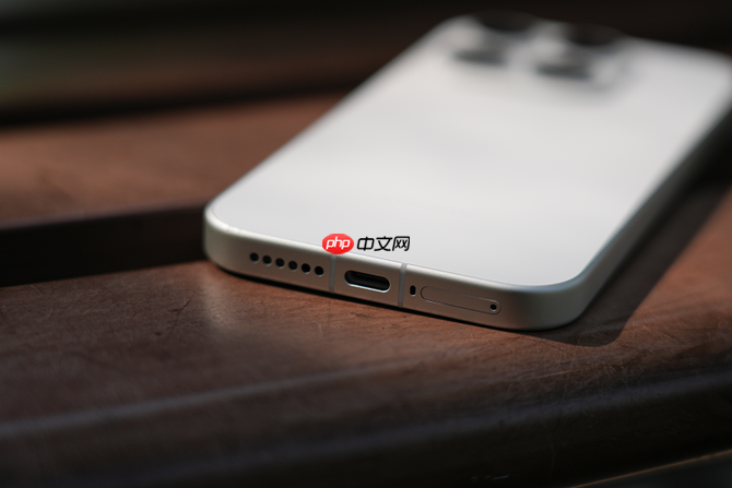 春节前唯一Ultra！小米17 Ultra 发布倒计时，价格或 6299 起