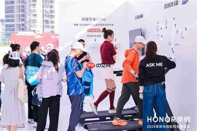 深马官方手表荣耀手表5Pro 点燃荣耀·2025深圳马拉松赛场