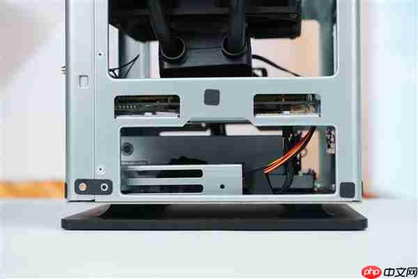 全球首个液冷迷你机!abee AI Station 395 Max工作站图赏