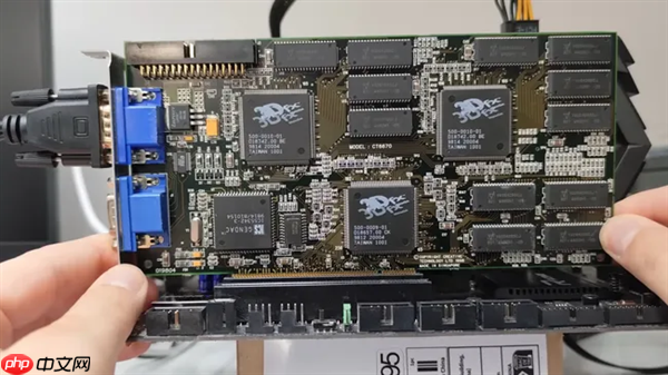 跨越25年的兼容:古老3dfx Voodoo2点亮搭载9900X的Windows 11!