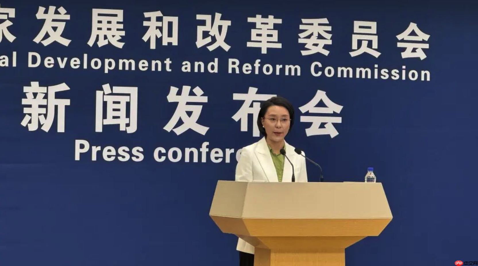 国家发改委:要注意防范重复度高的人形机器人产品“扎堆”上市