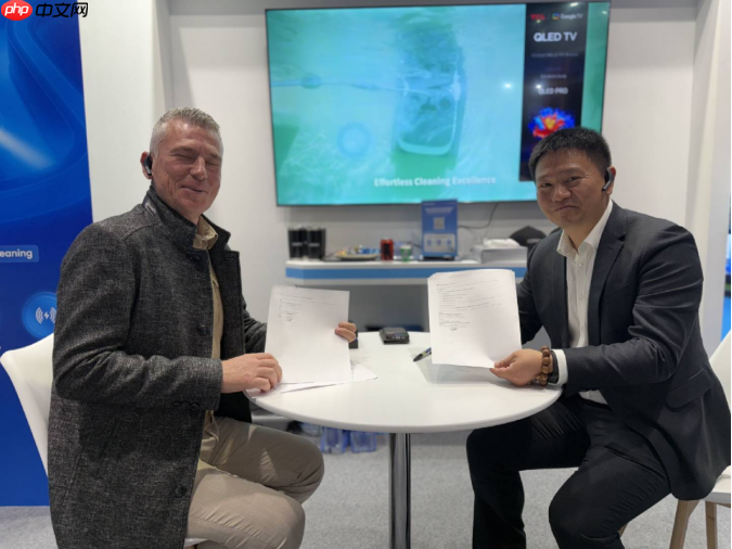 潜行创新CHASINGL1 Ultra Ai双智能泳池清洁机器人引爆巴塞罗那国际泳池展