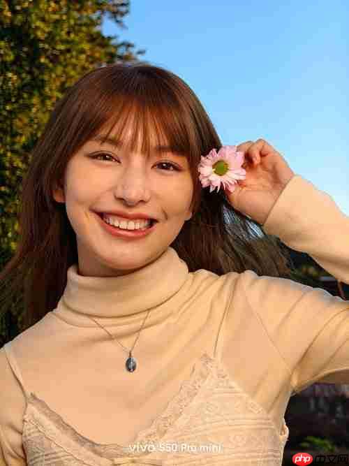 确实强到爆!vivi S50不仅有骁龙8Gen5,更有旗舰同款潜望长焦