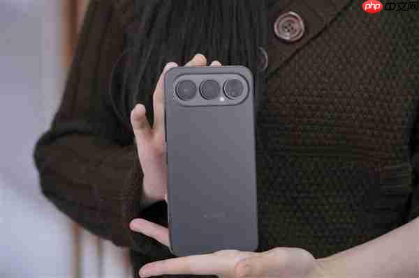 全新横向跑道式设计!荣耀500系列图赏