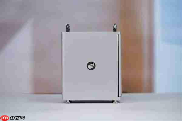 致敬苹果Mac Pro刨丝器!奥睿科Omini Pro迷你机图赏