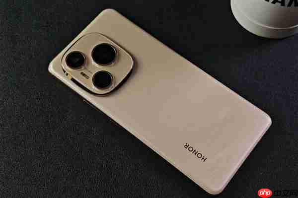 荣耀激进！3款10000mAh手机已在路上：充电宝要被淘汰了