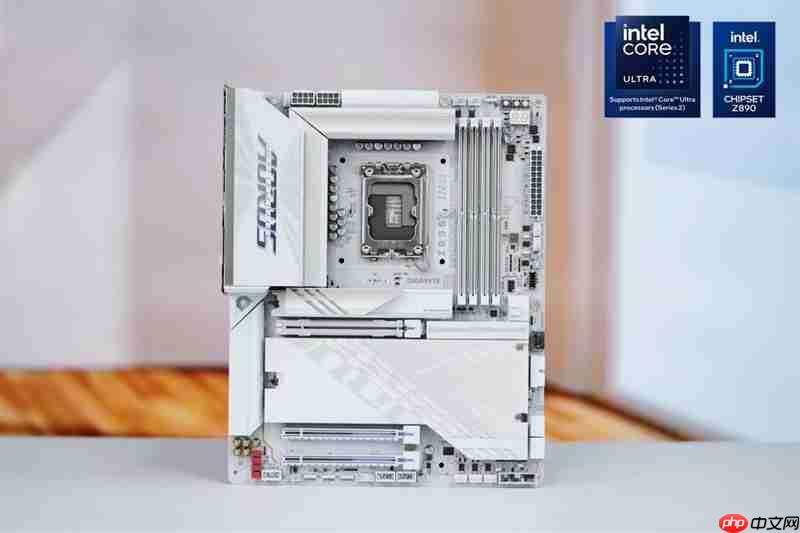 Intel也能战未来!技嘉电竞冰雕Z890 AORUS PRO ICE评测:Ultra 9 285K对比首发测试游戏性能提升6%