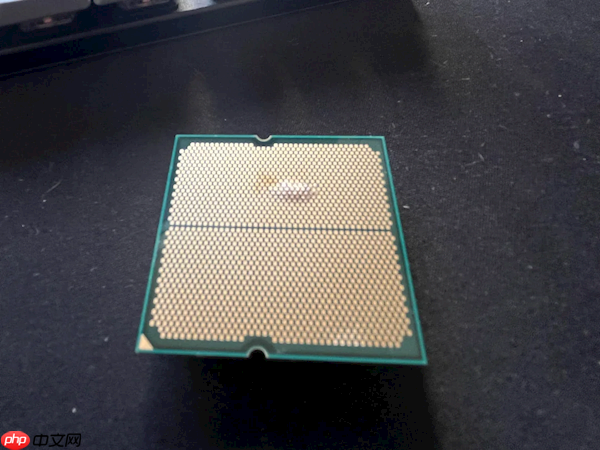 华擎主板成AMD锐龙CPU杀手！7800X3D遭严重烧毁：第一次见CPU鼓包