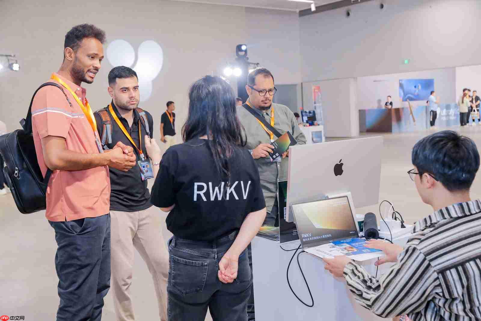 RWKV社区十月动态:RWKV8 ROSA 机制公布,RWKV7-G0a3 7.2B 发布,10 篇论文