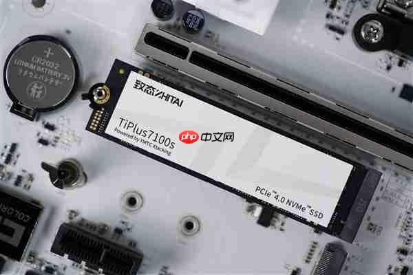 疾速7400MB/s!长江存储致态TiPlus7100s 2TB SSD图赏
