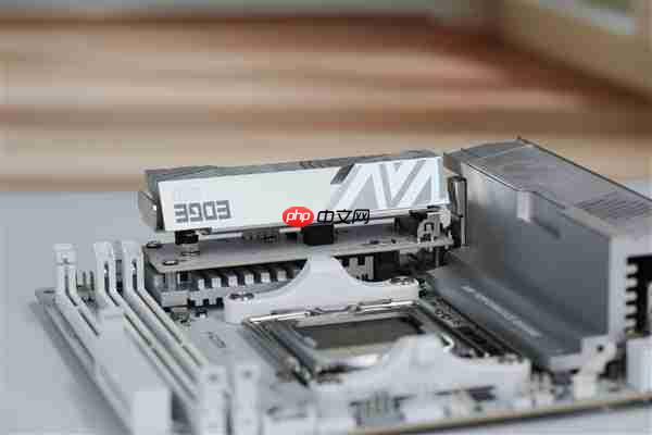 支持10000MT/s内存!微星MPG X870I EDGE TI EVO WIFI主板图赏