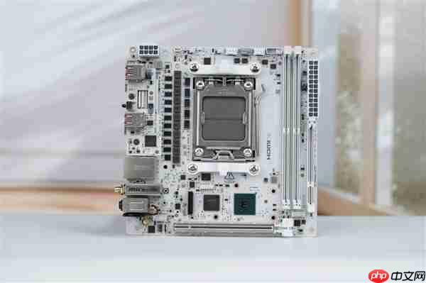 支持10000MT/s内存!微星MPG X870I EDGE TI EVO WIFI主板图赏