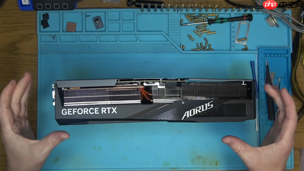 没见过如此惨烈的RTX 4090!严重扭曲、GPU/显存/电感全烧毁