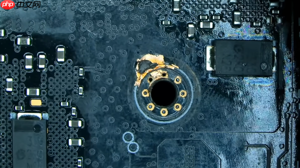 没见过如此惨烈的RTX 4090!严重扭曲、GPU/显存/电感全烧毁