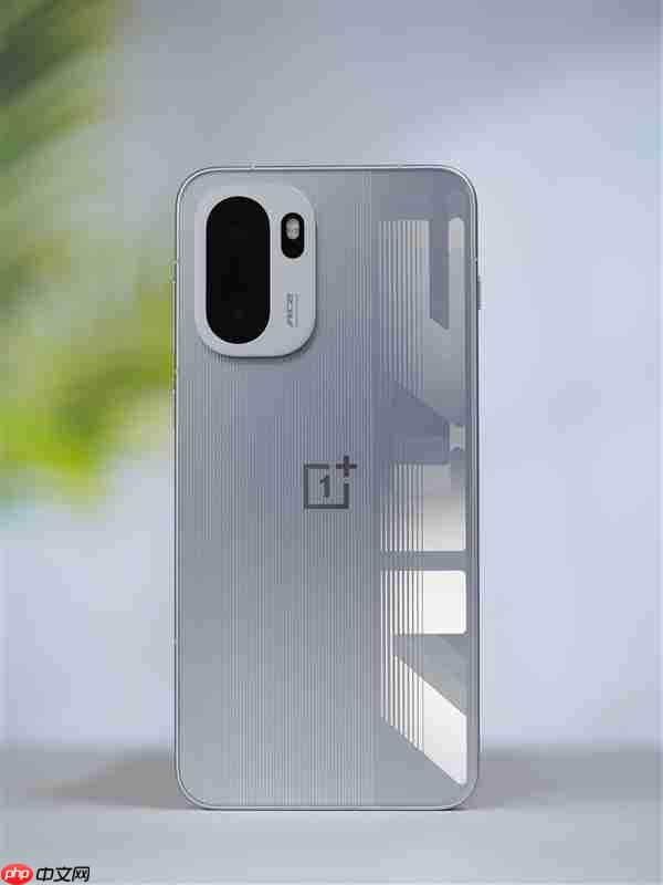 同档唯一165Hz超高刷直屏！一加Ace 6图赏