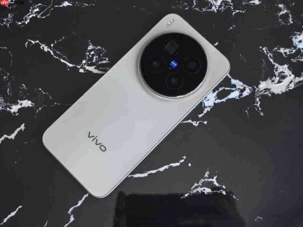 vivo X300 系列即日起接受预订,开价$7998 起再送主题乐园门票及耳机!