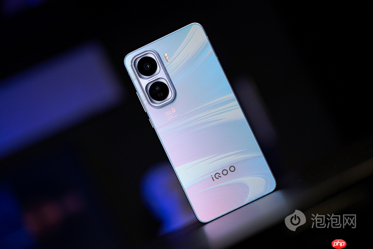 iQOO Neo11开售：2K屏+双芯性能怪兽，首销2599元起