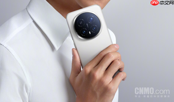 疑似荣耀Magic 8 Ultra配置曝光！配备等深四曲屏