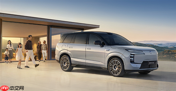 同级最多电机！三排六座SUV腾势N8L上市：29.98万起