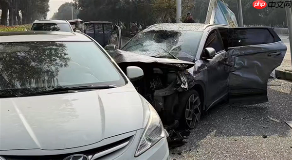 男子带病驾驶 剧烈咳嗽致误踩油门撞车:车辆几乎报废