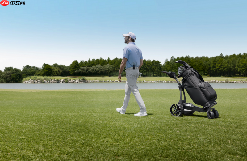 NAVEE助力成都高协联盟赛，智能球包车捐赠拍卖赋能青少年公益