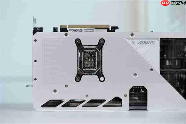 精美纯白设计！技嘉AUROS RTX 5080 MASTER ICE显卡图赏