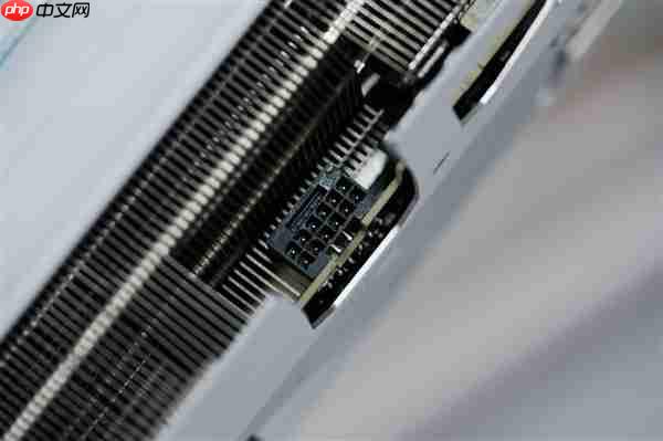 精美纯白设计！技嘉AUROS RTX 5080 MASTER ICE显卡图赏