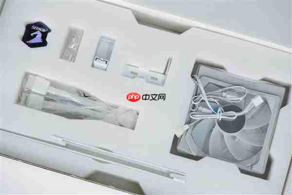 精美纯白设计！技嘉AUROS RTX 5080 MASTER ICE显卡图赏