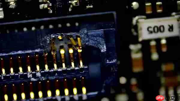 严重警告！RTX 5090 FE内部接口十分脆弱 坏了根本没法修