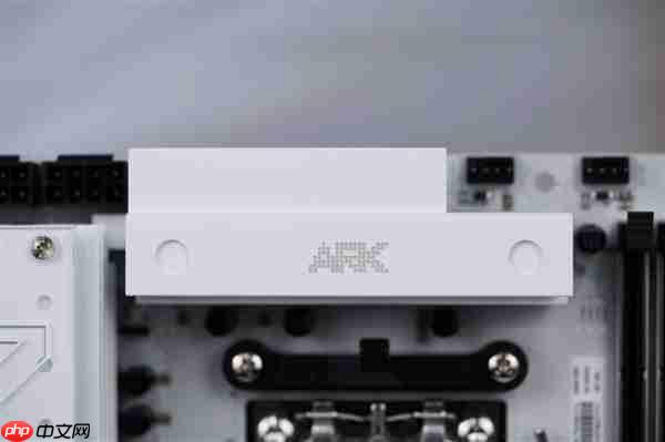 白色高颜值主板!七彩虹CVN B850 ARK FROZEN v14方舟图赏