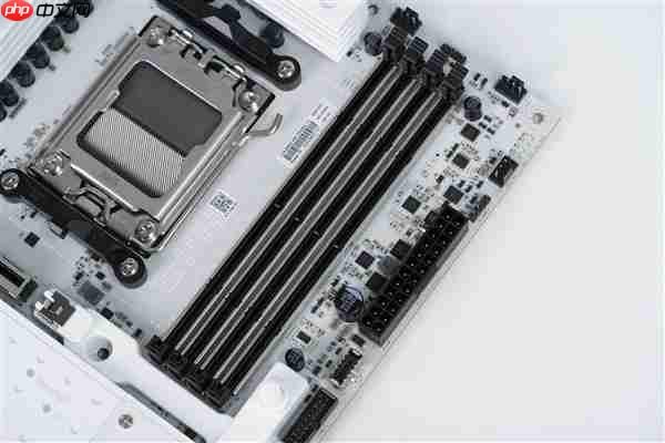 白色高颜值主板!七彩虹CVN B850 ARK FROZEN v14方舟图赏