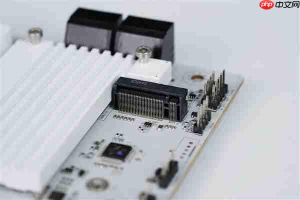 白色高颜值主板!七彩虹CVN B850 ARK FROZEN v14方舟图赏