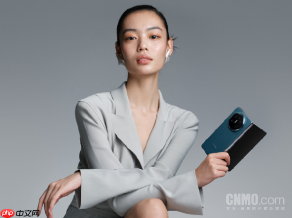 2025年双十一买手机选直板机还是选折叠屏？建议看完这篇再做决定