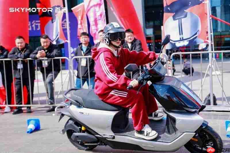 首驱「驾」到！首驱科技全球新品发布，以破界之势开启两轮新纪元