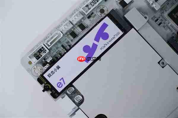 疾速6000MB/s!长江存储致态小翼e7 1TB SSD图赏