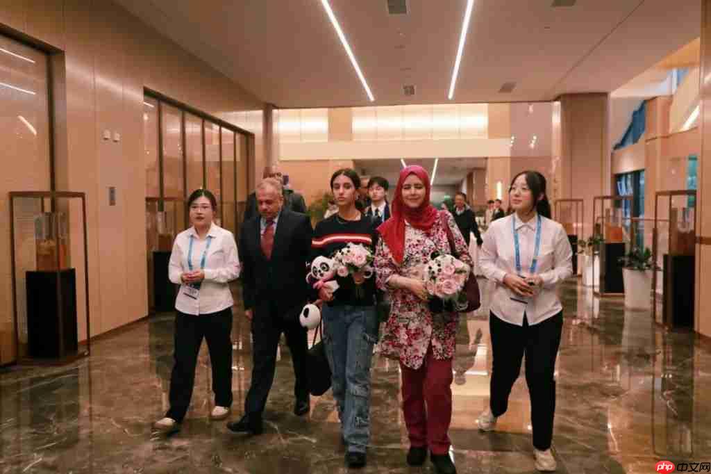 “国际朋友圈”扩容!11国驻华大使为雨城点赞 ——“‘一带一路’乡村振兴·文化交融”驻华大使走进雨城区公益交流活动侧记