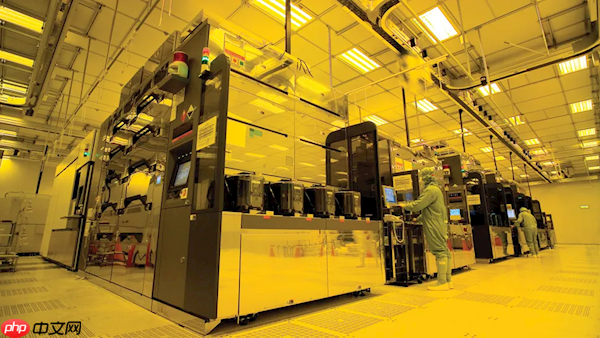 台积电“银色高速公路”首度公开！EUV光刻机生产芯片全程曝光