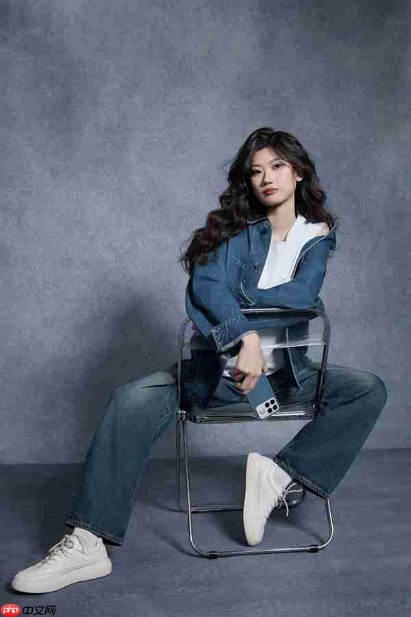 产品经理亲自当模特 REDMI K90 Pro Max丹宁色实拍 网友:又美又飒