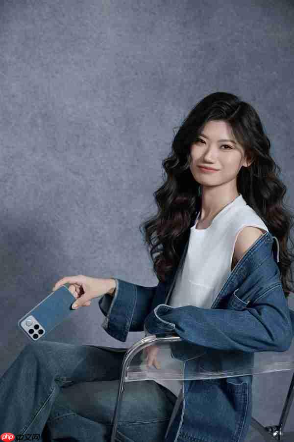 产品经理亲自当模特 REDMI K90 Pro Max丹宁色实拍 网友:又美又飒