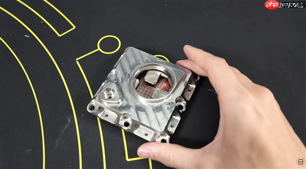 大神玩家动手:9800X3D用上超算的喷雾冷却!可惜不是太完美