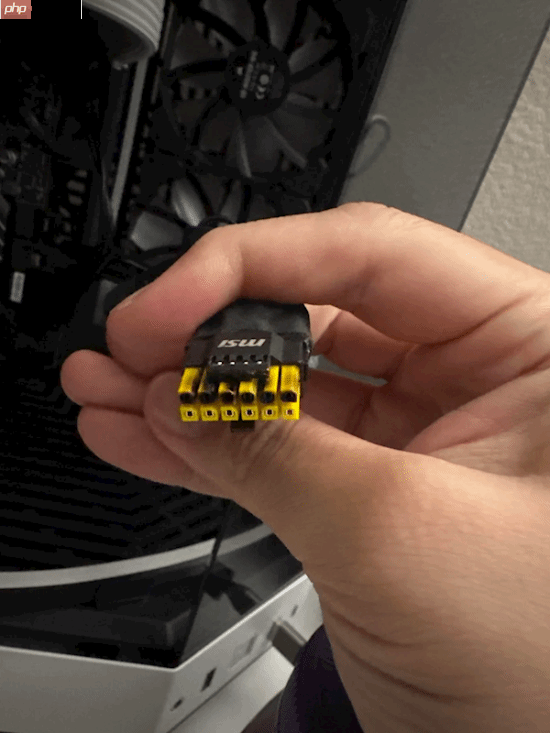 16针供电接口真没法要了！48小时烧了四块RTX 5090