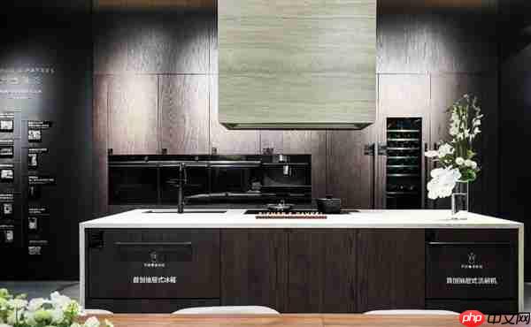 斐雪派克入驻深圳  携手安德马丁共话奢适生活