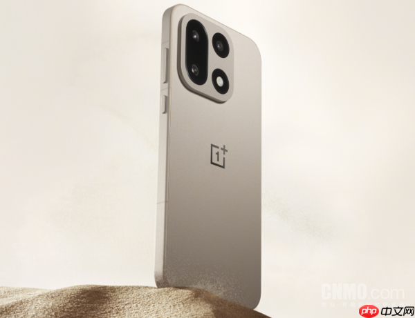 李杰：一加15的第三代东方屏是全球最先进的屏幕